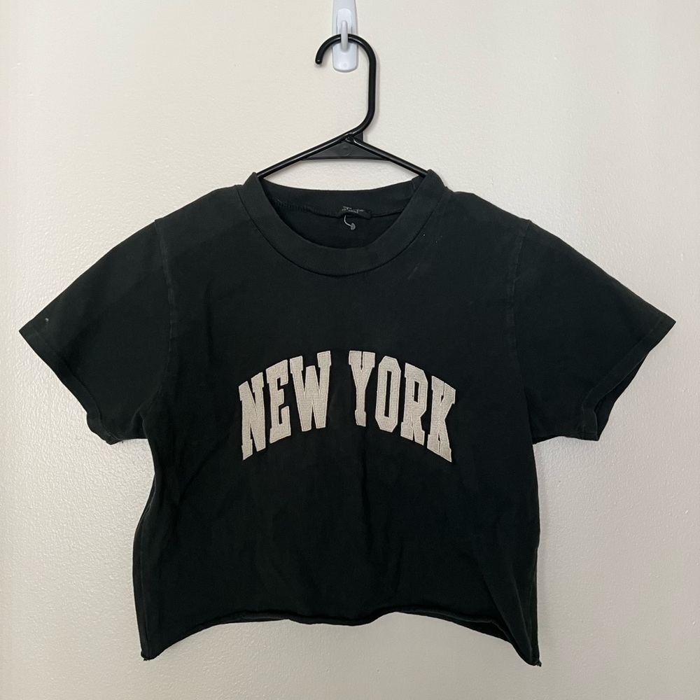 Brandy Melville Short Sleeves New York letter in Forest Green